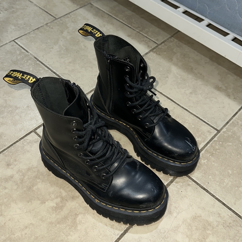 DOC MARTINS